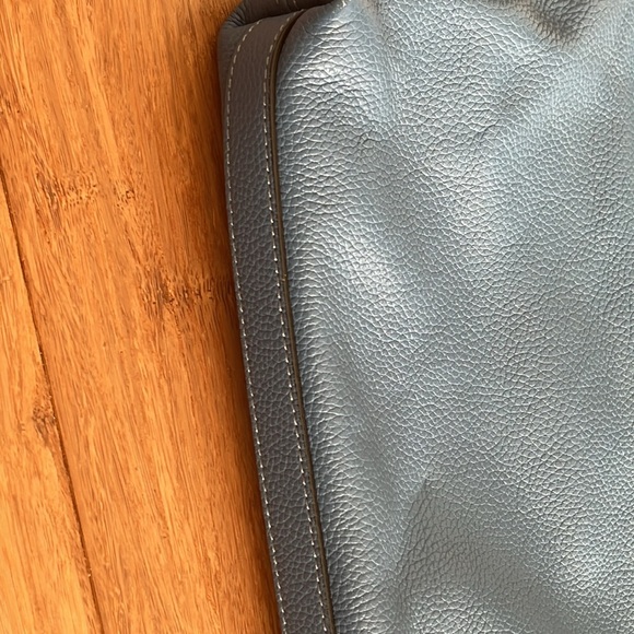 Authentic folding blue leather Alexander McQueen clutch with silver skull - Picture 6 of 13